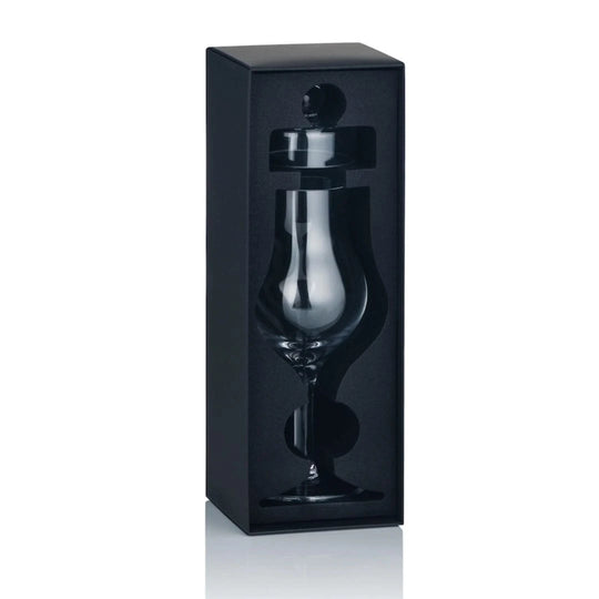 In this photo Whisky Glass G100 – 100 ml – with Lid – Hand-Blown – Amber Glass Mood4whisky