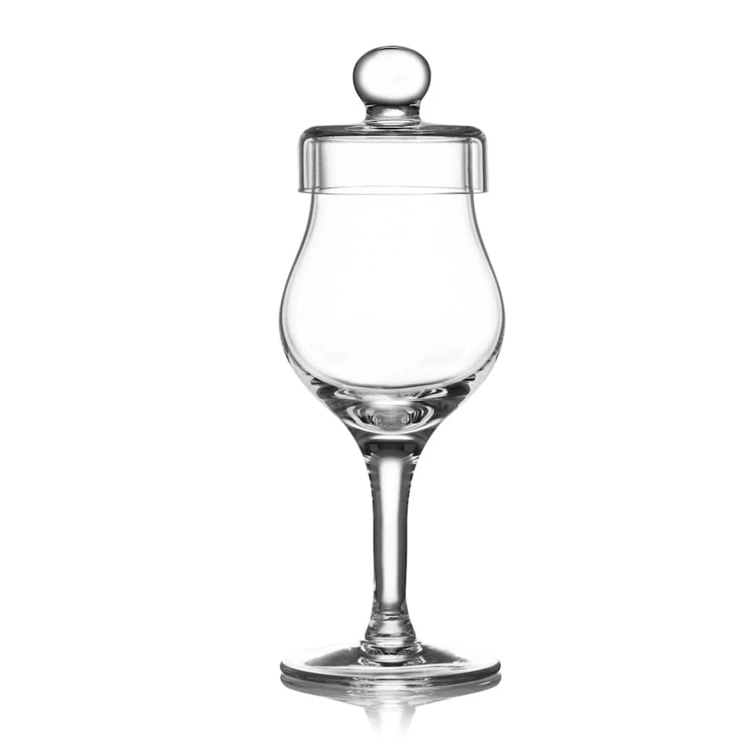 In this photo Whisky Glass G100 – 100 ml – with Lid – Hand-Blown – Amber Glass Mood4whisky