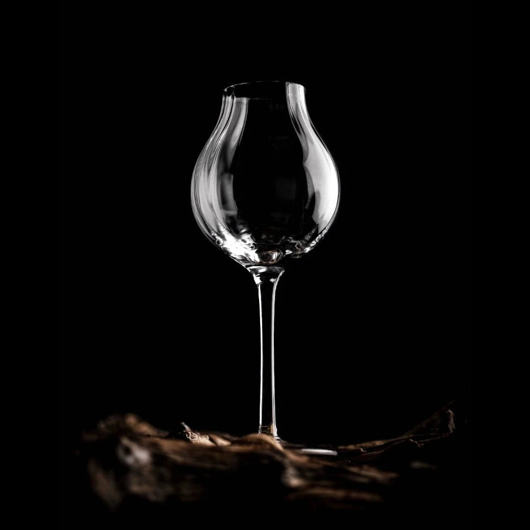 In this photo Whisky Glass G600 – 200 ml – Hand-Blown – Amber Glass Mood4whisky